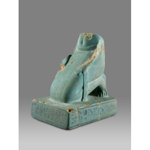 Fragmentary statuette representing a Sem priest